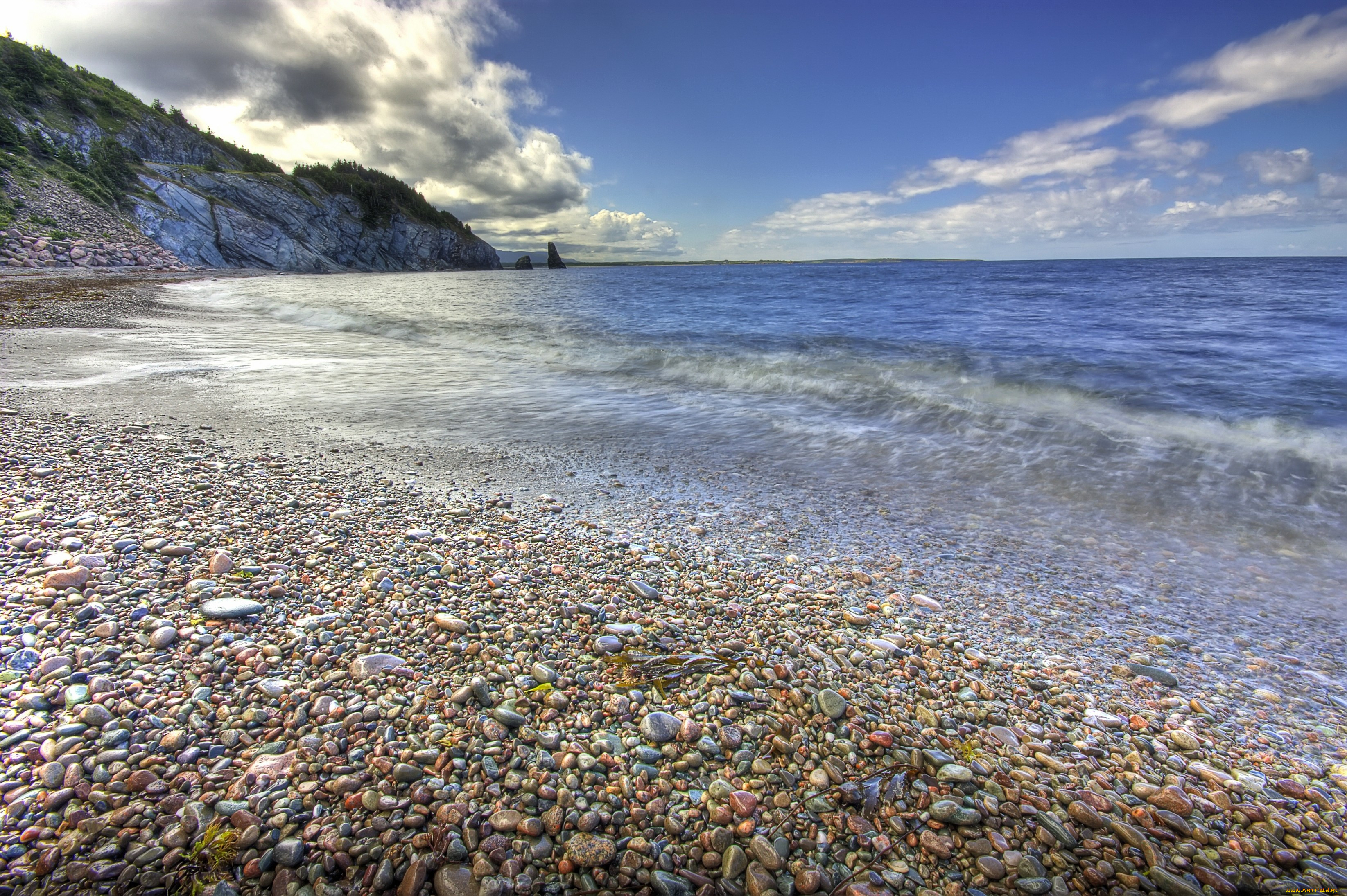 каменистый пляж
